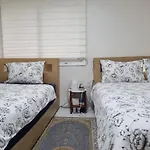 Hongdae Sky View Private Roof Garden House 2Br 2Qb 1Ssb Free Wifi Starbucks Capsule 외국인전용